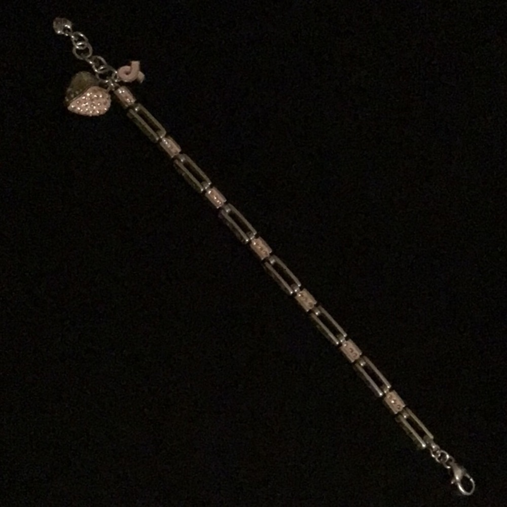 Woman’s braclet